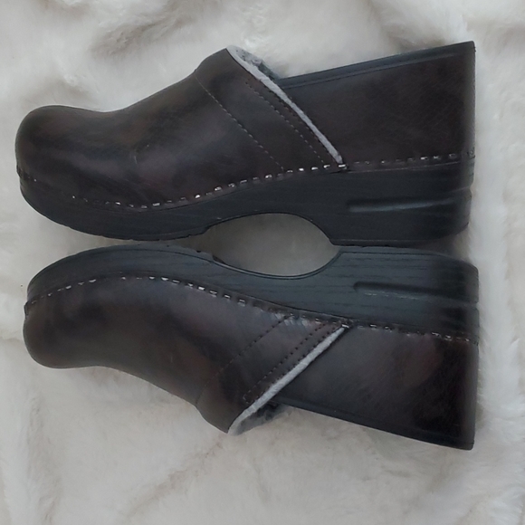 Dansko Python Snakeskin Clogs - Picture 4 of 9